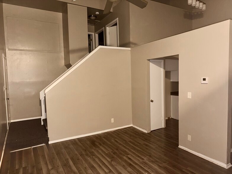 Building Photo - 7918 N Granville Rd