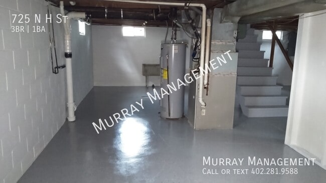 Building Photo - 725 N H St