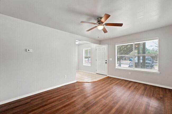 Building Photo - 2770 N Barcelona Ave
