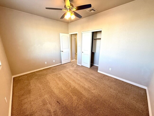 Building Photo - Beautiful 3 Bedroom with 3 Car Garage- Available Now!