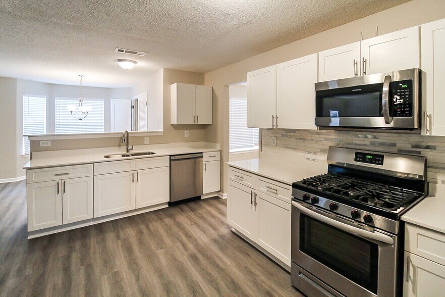 Building Photo - 95 Kirkland Ct