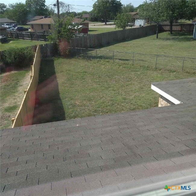 Building Photo - 105 Valley Cir