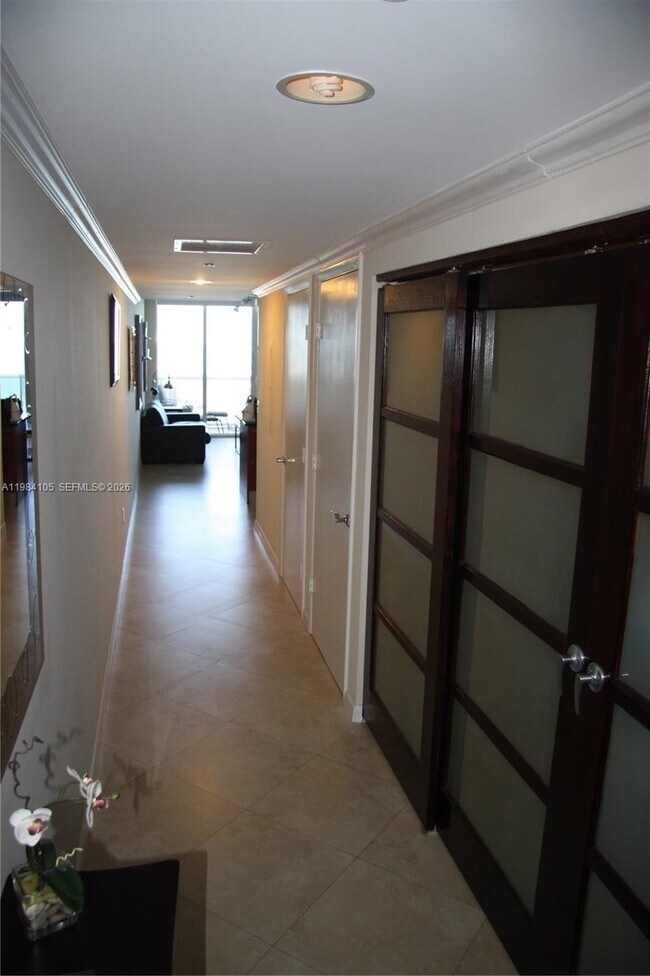 Building Photo - 1830 S Ocean Dr