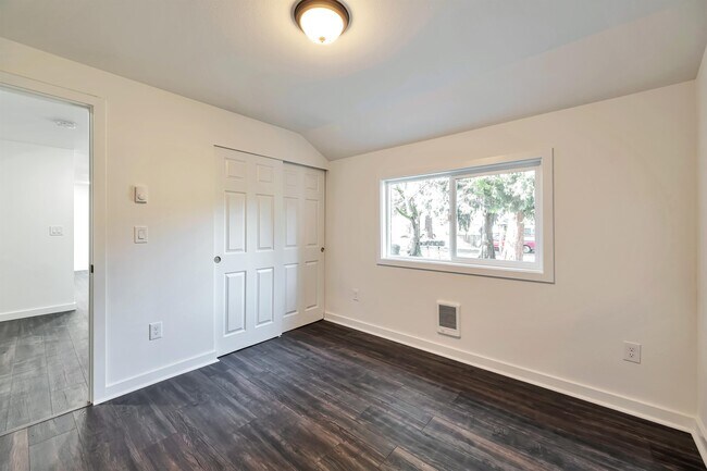 Building Photo - 12042 14th Avenue Northeast