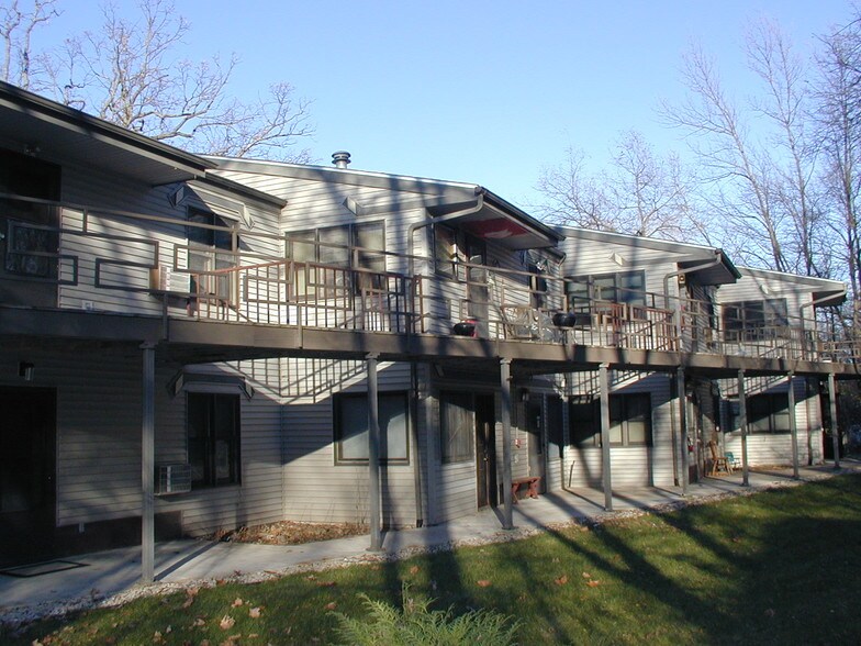 Primary Photo - 1729 N High Point Rd