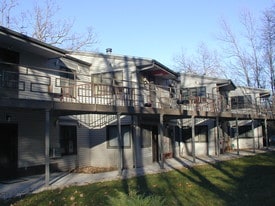 Building Photo - 1729 N High Point Rd
