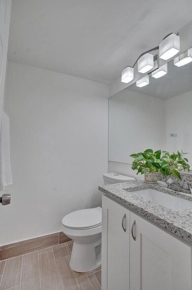 Building Photo - 3581 S Ocean Blvd