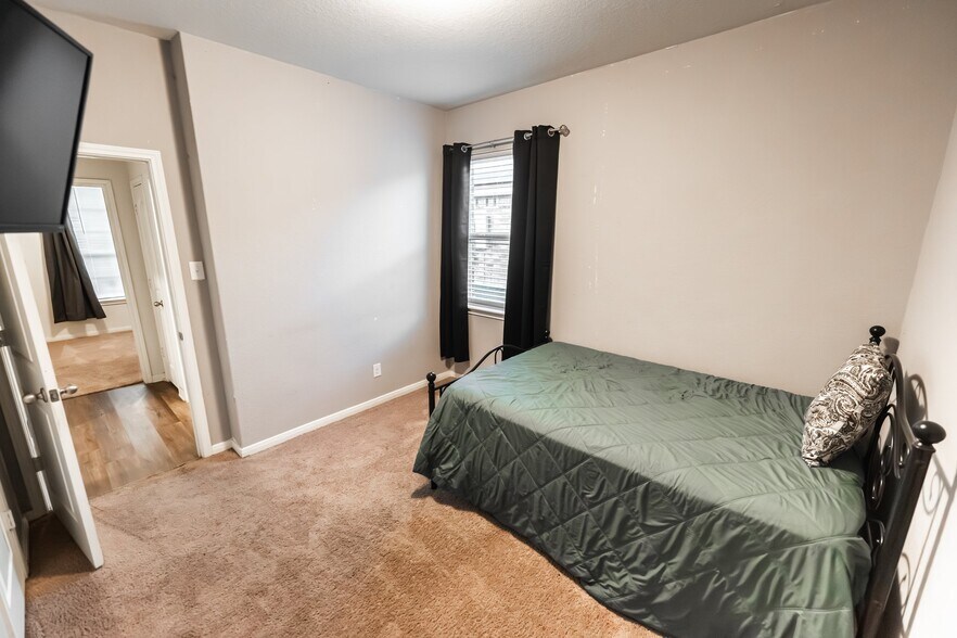 Building Photo - 6210 Underwood Way