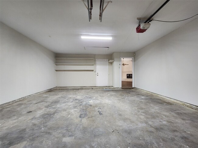 Building Photo - 9210 Meaux Dr