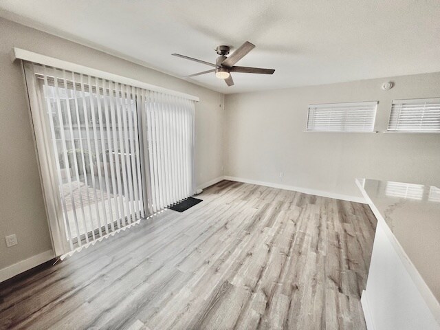 Living room photo #2 - 1327 La Palma St