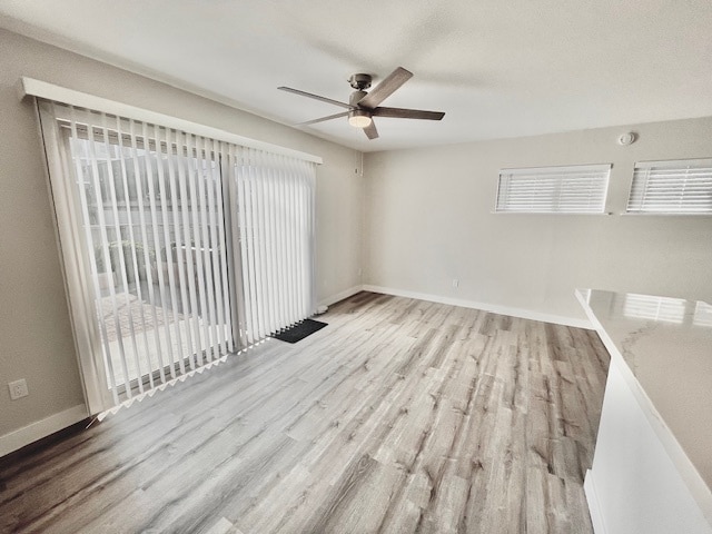 Living room photo #2 - 1327 La Palma St