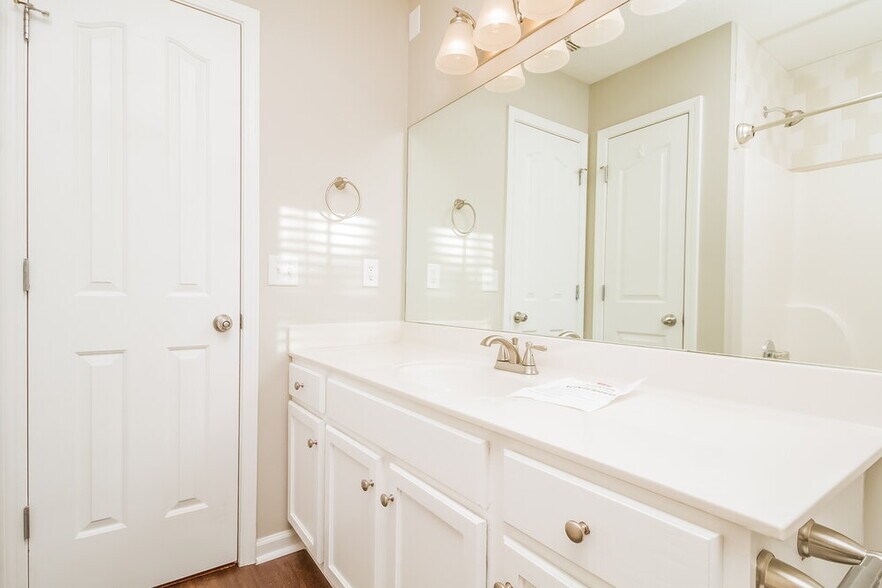 Building Photo - 1515 Clifdon Ct