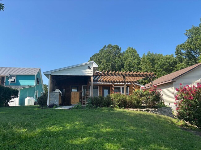 Building Photo - Fabulous 3 bedroom 2 bath in waterfront community!
