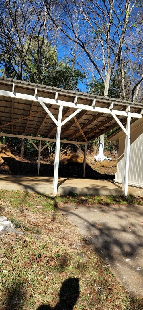 Building Photo - Completely Remodeled 3 Bed / 2 Bath Home 1,704 SF