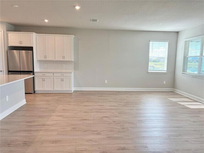 Building Photo - 5217 124th Ave E