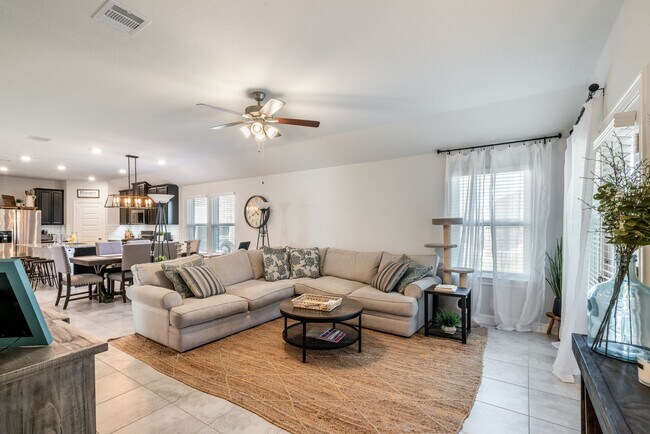 Building Photo - 24810 Timbarra Park Cir