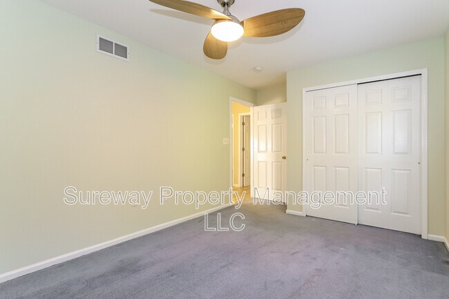 Building Photo - 29 Red Oak Ct