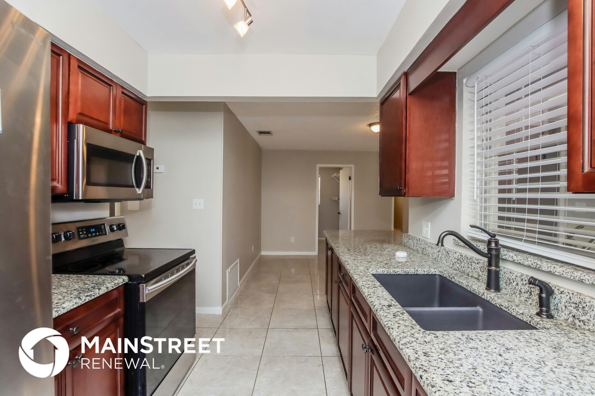 Building Photo - 282 E Haven Dr