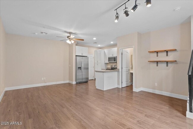 Building Photo - 1406 W Main St