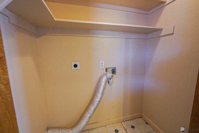Building Photo - 1183 Babbitt Ln