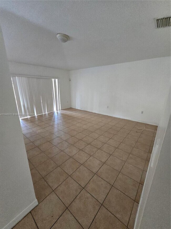 Building Photo - 14300 SW 152nd Pl