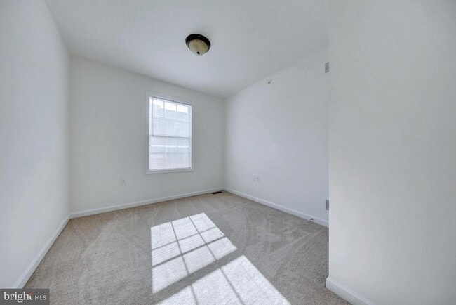Building Photo - 40 Mustang Dr