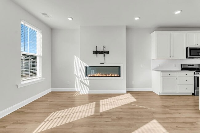 Building Photo - 1226 Tice Ln