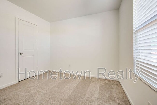 Building Photo - 9724 NW 124th St