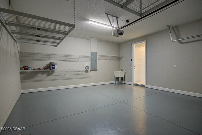 Building Photo - 1320 N Beach St