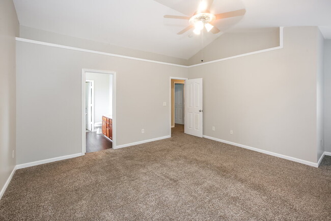 Building Photo - 1006 Tiger Eye Ave