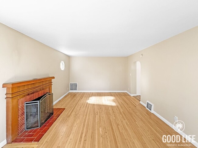 Building Photo - Price Reduced! 3-Bedroom Anaheim Home Featuring Private Backyard & 2 Car Garage