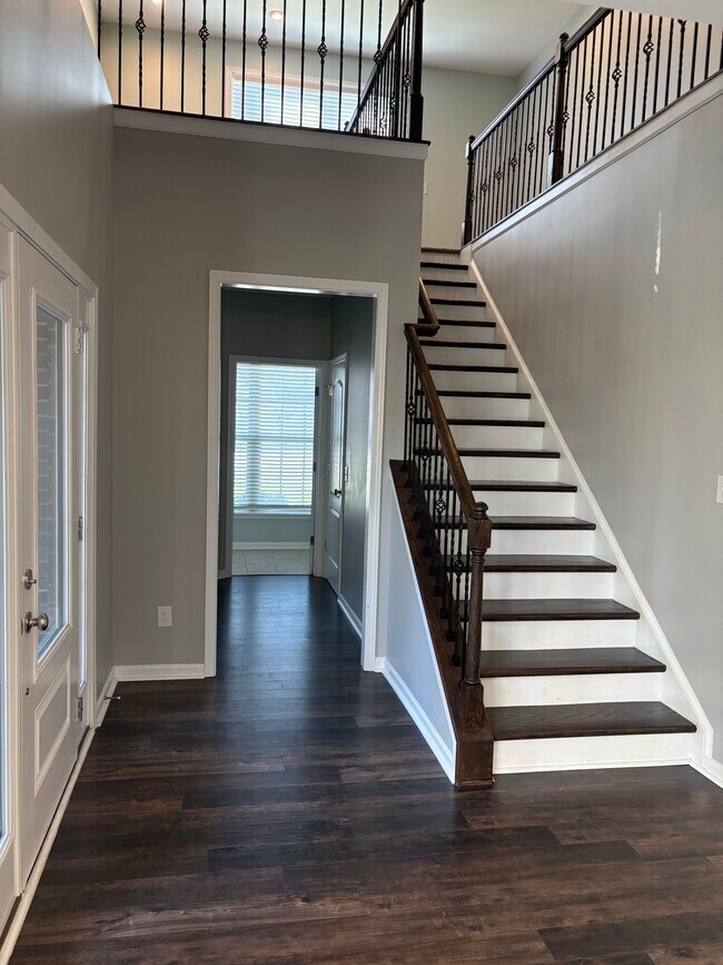 Building Photo - 1044 Crest Oak Ln