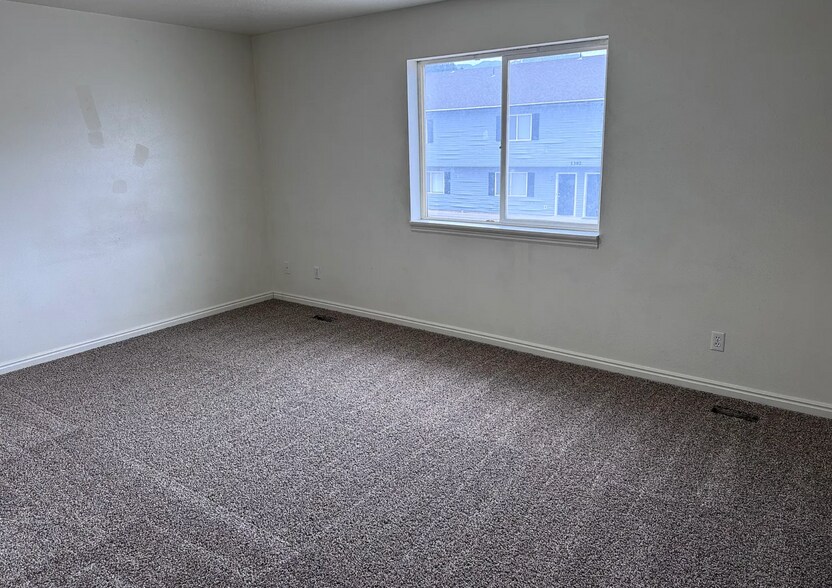 Building Photo - 1393 N 260 W