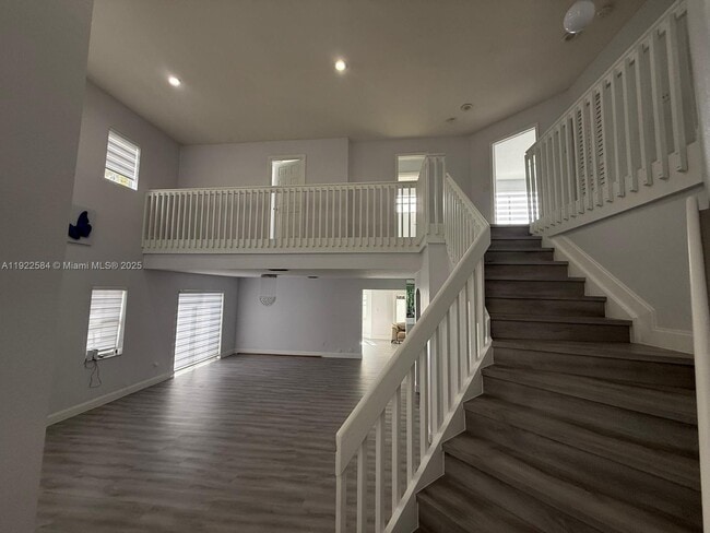 Building Photo - 9352 SW 155th Ave