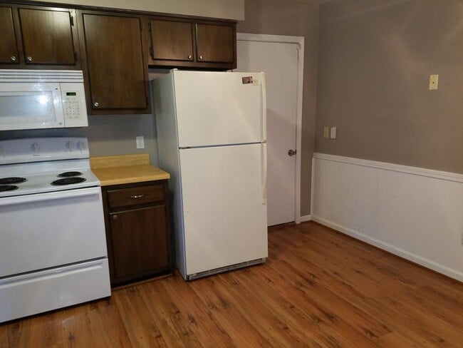 Building Photo - 731 Villa Park Ct