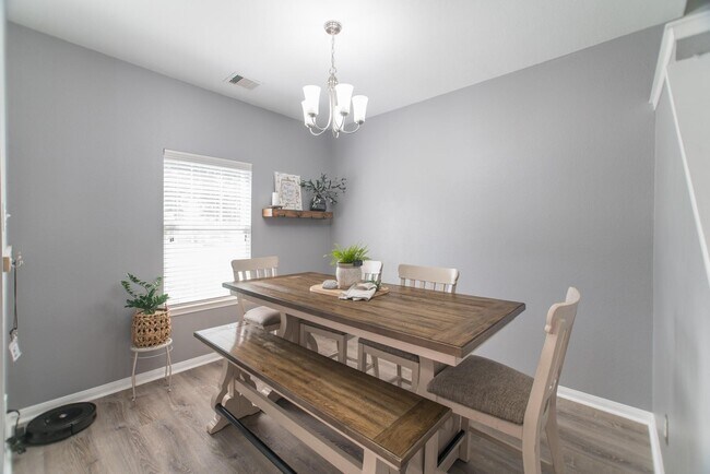 Building Photo - 2823 Sage Bluff Ave