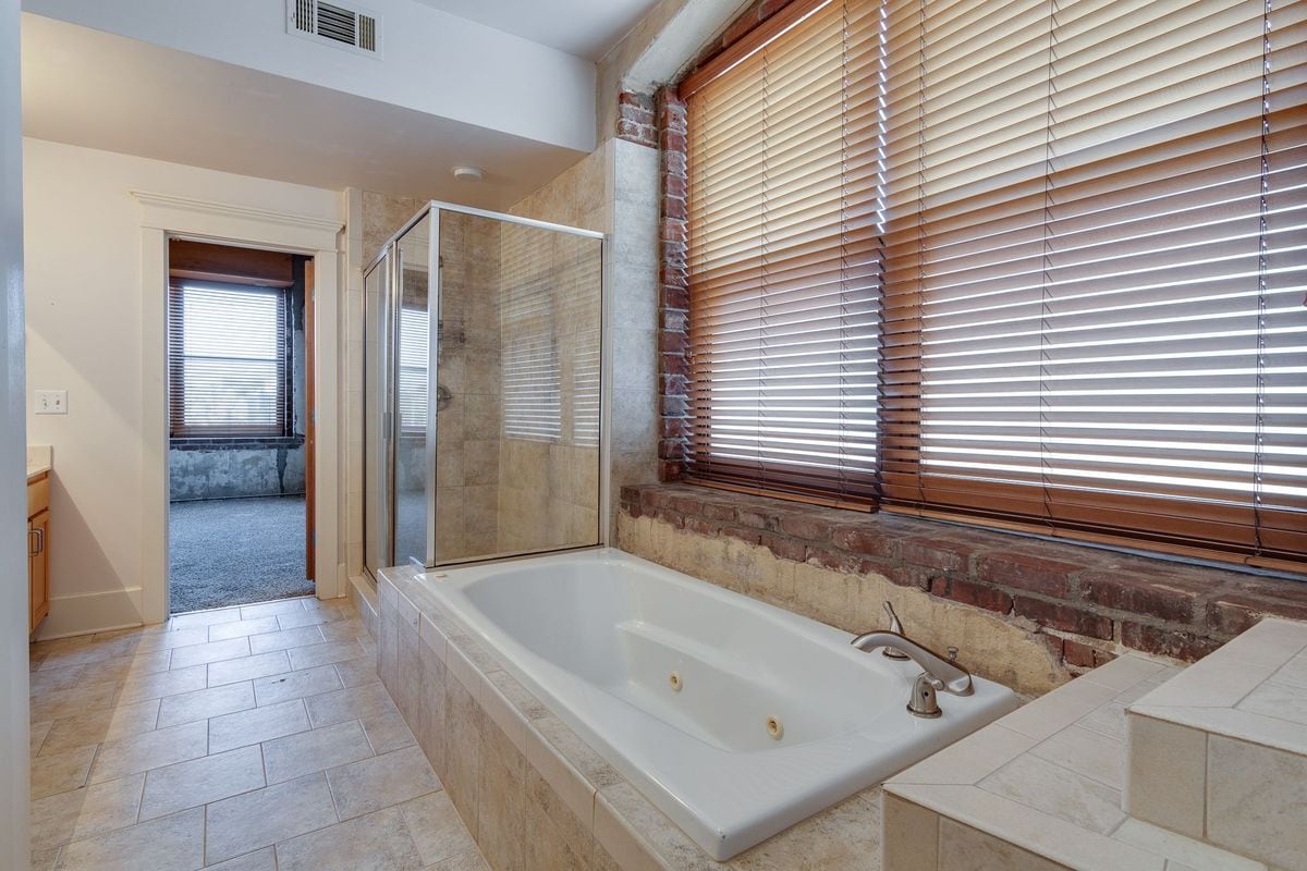 Building Photo - 202 GE Patterson Ave