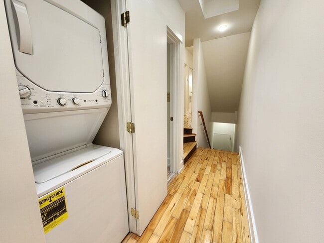 Building Photo - Beautiful 3 bedroom in brewerytown