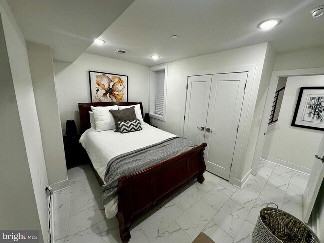 Building Photo - 2008 S College Ave