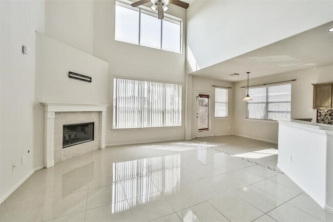 Building Photo - 911 Merlin Roost Ct