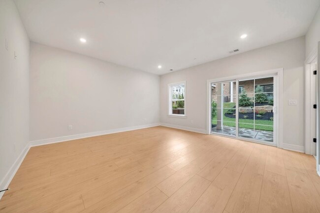 Building Photo - 9 SCENIC TERRACE