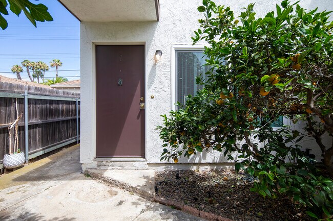 Building Photo - 2112-2114 Thomas Avenue - 2114 Unit 1-