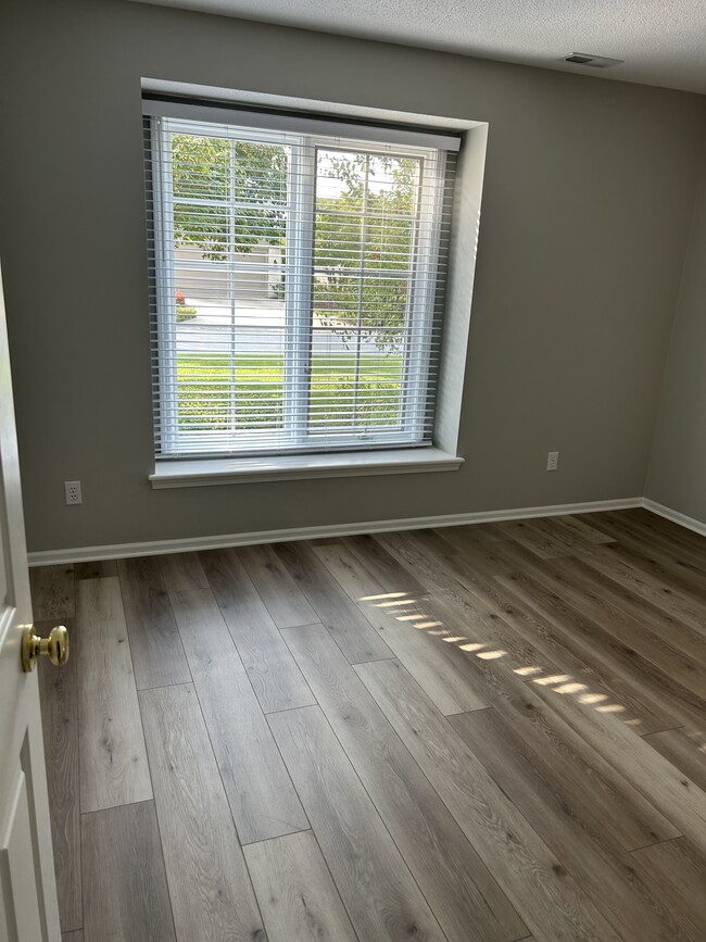 Building Photo - 1431 Shingle Oak Pointe