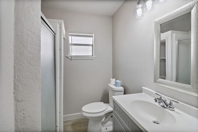 Building Photo - 243 Georgia St