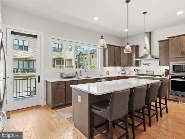 Building Photo - 12293 Sessile Commons
