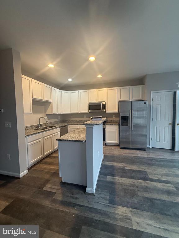 Building Photo - 2925 Rotterdam Loop