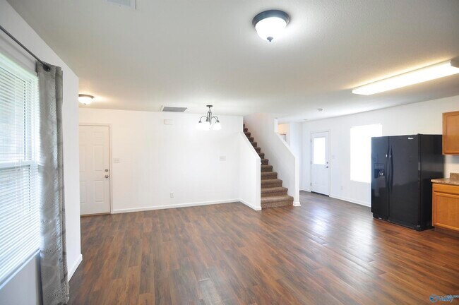Building Photo - 29934 Glenrose Way