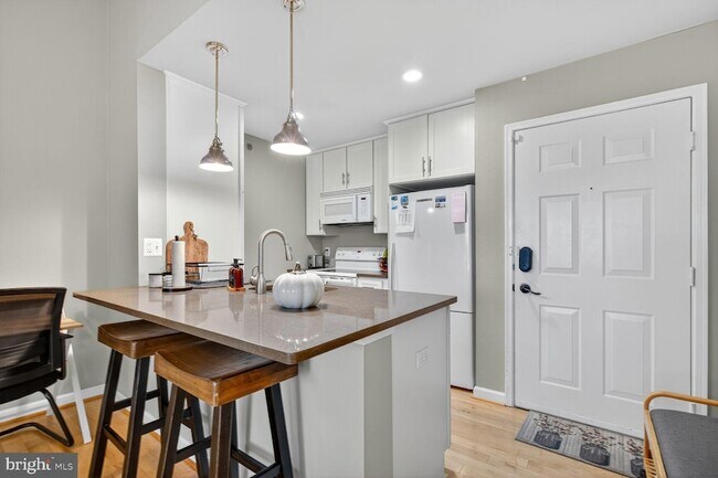 Building Photo - 3307 Wyndham Cir