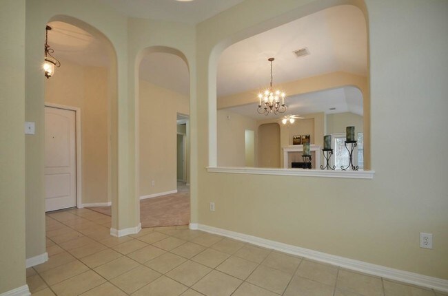 Building Photo - 2000 Maize Bend Dr