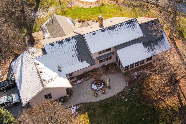 Building Photo - 15057 Whipple Rd